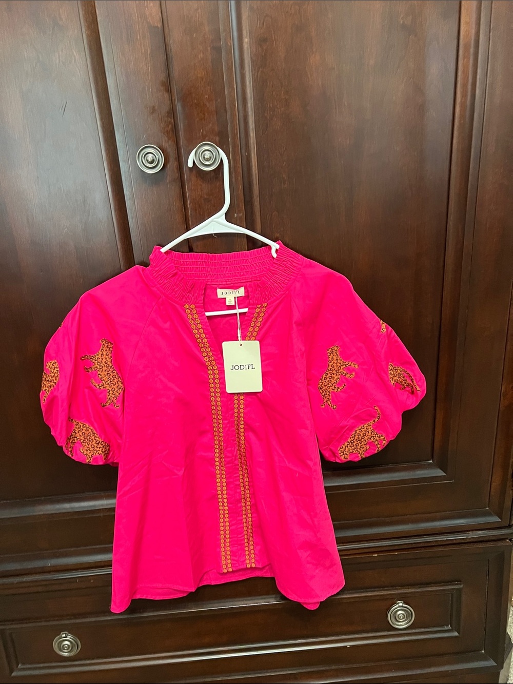 JODIFL Hot Pink Puff Sleeve Blouse with Leopard Embroidery